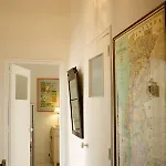 Quiet And Charming Free Private Parking Apartment