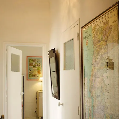 Quiet And Charming Free Private Parking Apartment