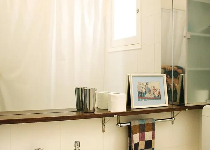 Quiet And Charming Free Private Parking