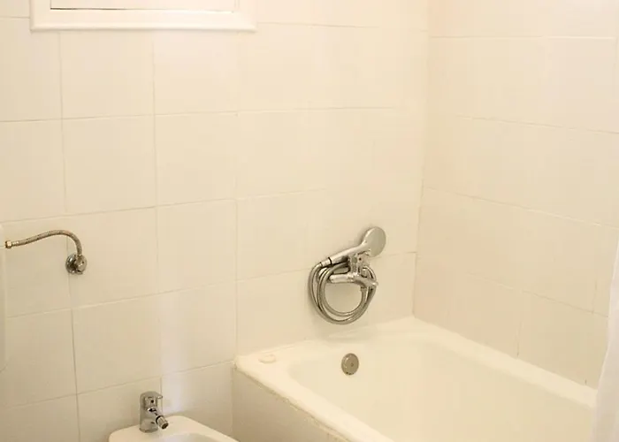 Appartement Quiet And Charming Free Private Parking Lissabon